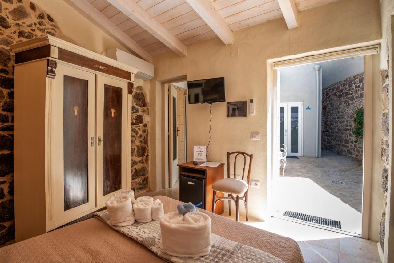 Domo Sa Barra Bed & Breakfast ซานตันตีโอโก ภายนอก รูปภาพ