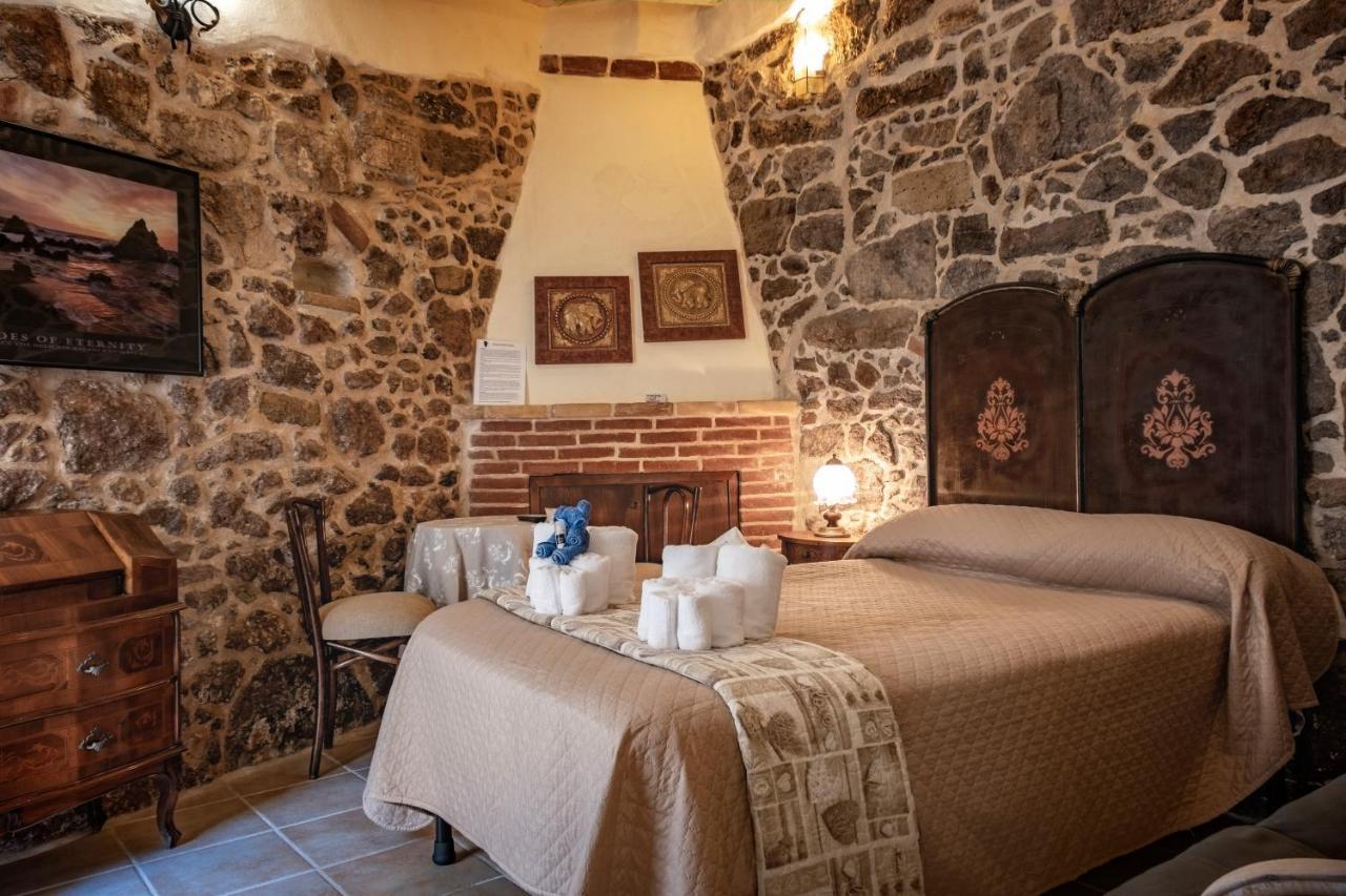 Domo Sa Barra Bed & Breakfast ซานตันตีโอโก ภายนอก รูปภาพ