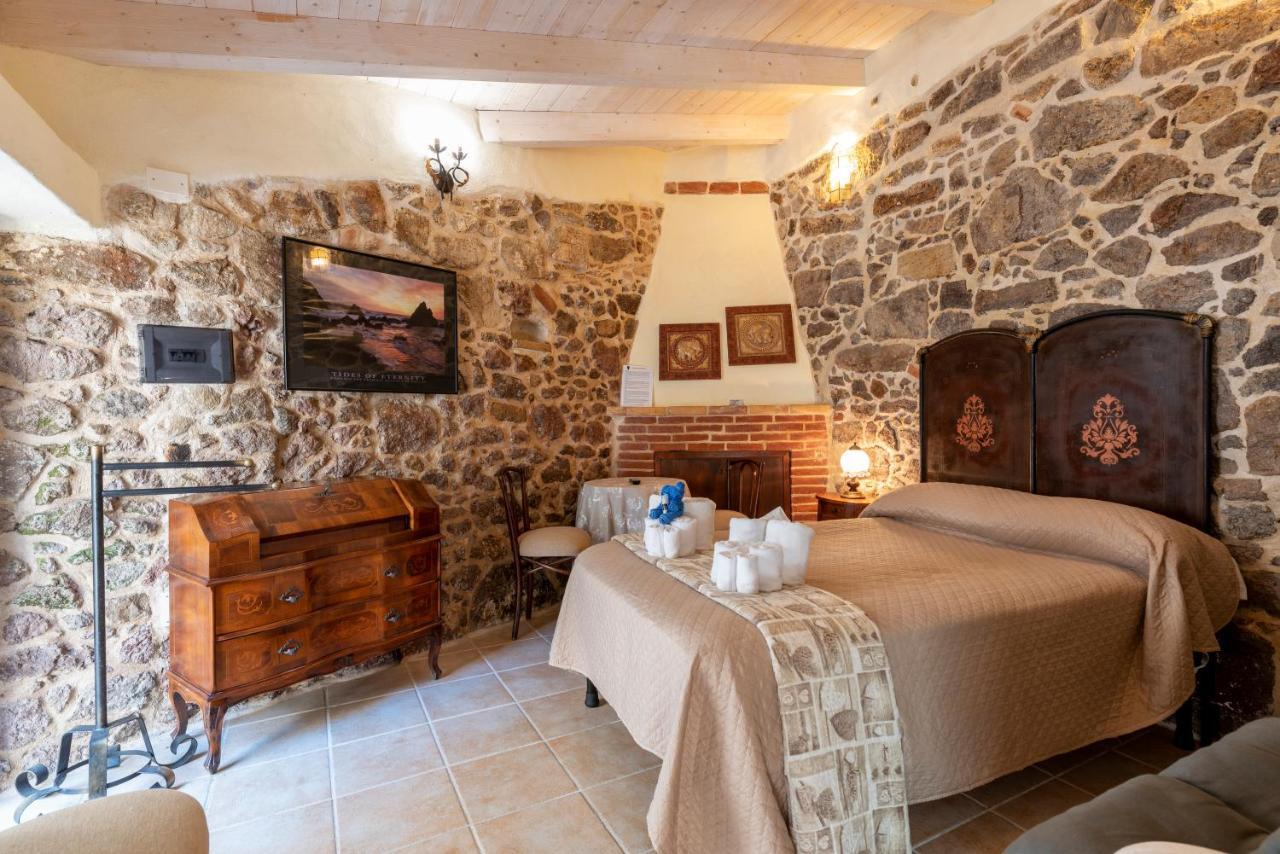 Domo Sa Barra Bed & Breakfast ซานตันตีโอโก ภายนอก รูปภาพ