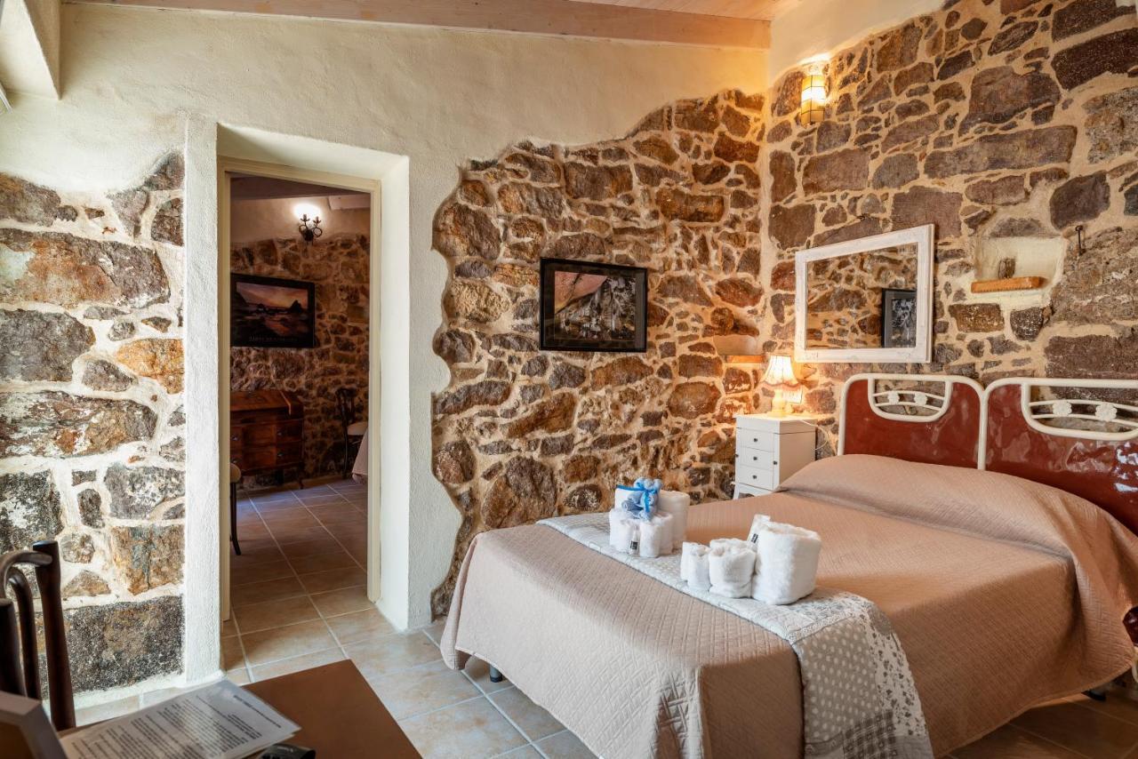 Domo Sa Barra Bed & Breakfast ซานตันตีโอโก ภายนอก รูปภาพ