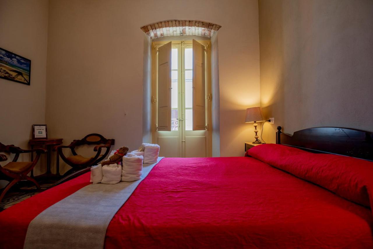 Domo Sa Barra Bed & Breakfast ซานตันตีโอโก ภายนอก รูปภาพ