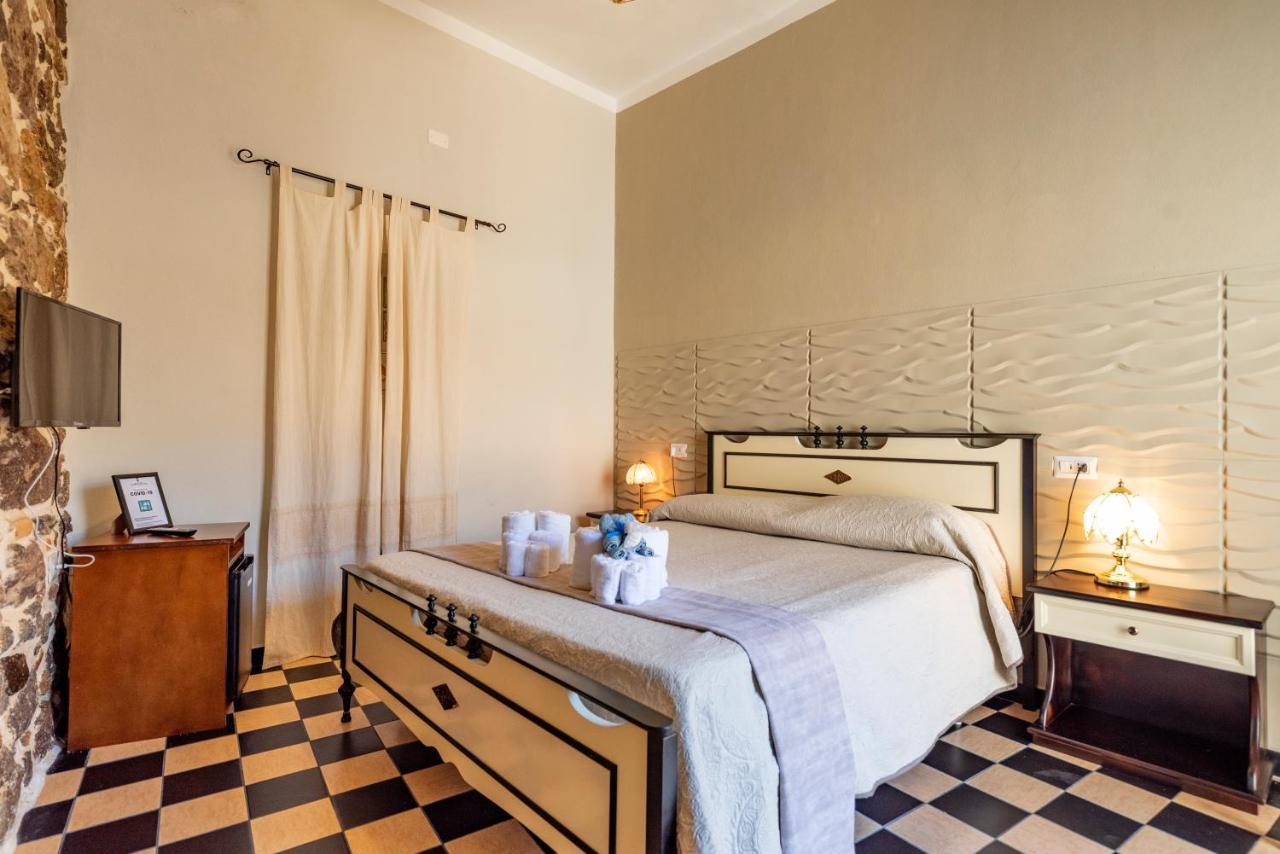 Domo Sa Barra Bed & Breakfast ซานตันตีโอโก ภายนอก รูปภาพ